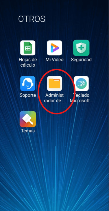 Administrador de archivos de Android con carpeta de WhatsApp resaltada en círculo rojo