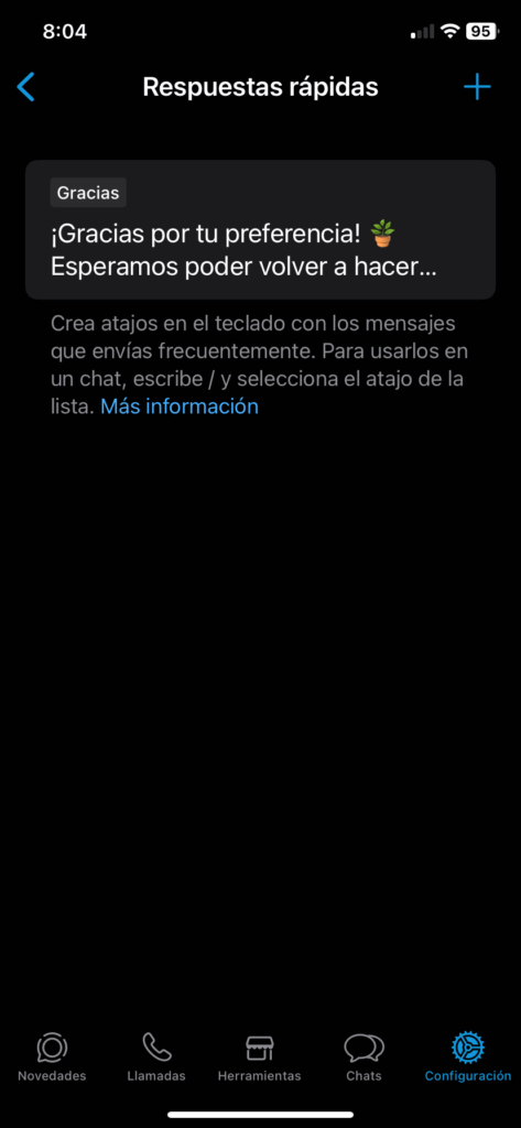 Lista de respuestas rápidas guardadas en WhatsApp Business, mostrando la respuesta Gracias ya configurada.