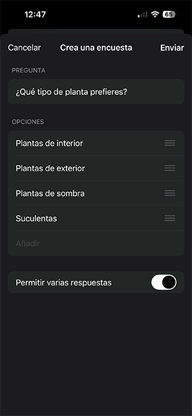 Encuesta activa en WhatsApp iPhone con pregunta de opción múltiple y botón Ver votos