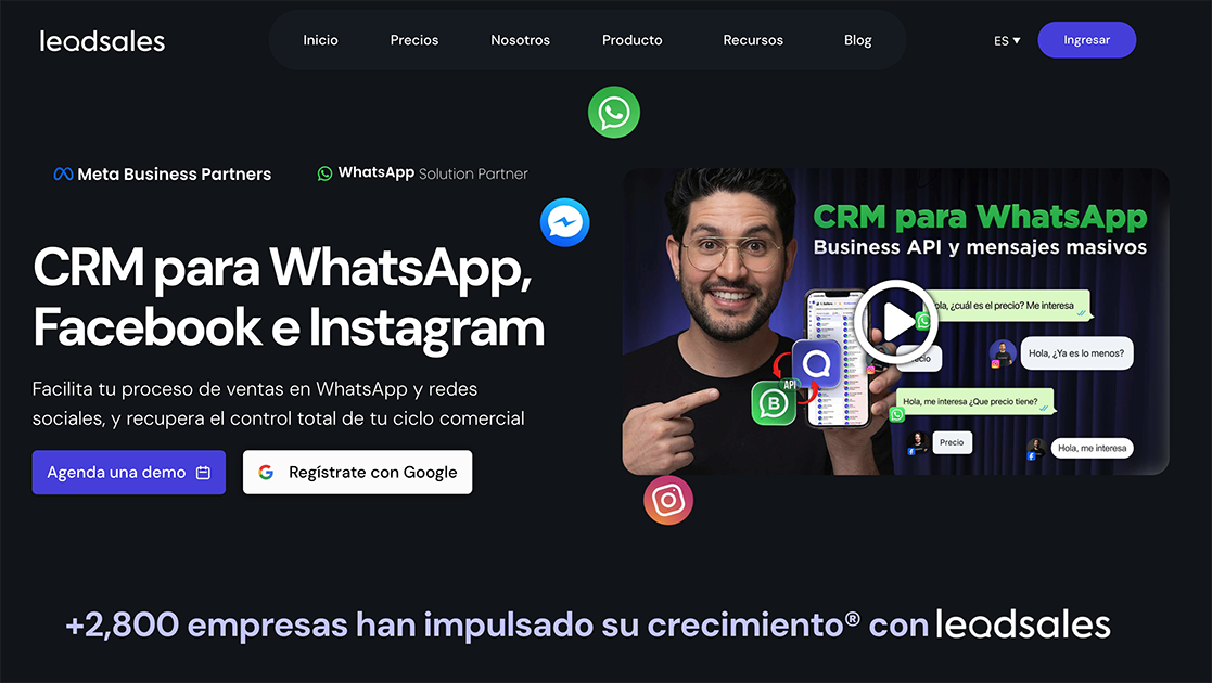 Interfaz de la página de inicio de Leadsales, un CRM para WhatsApp, Facebook e Instagram que destaca su estatus como Meta Business Partner y ofrece soluciones de mensajes masivos.